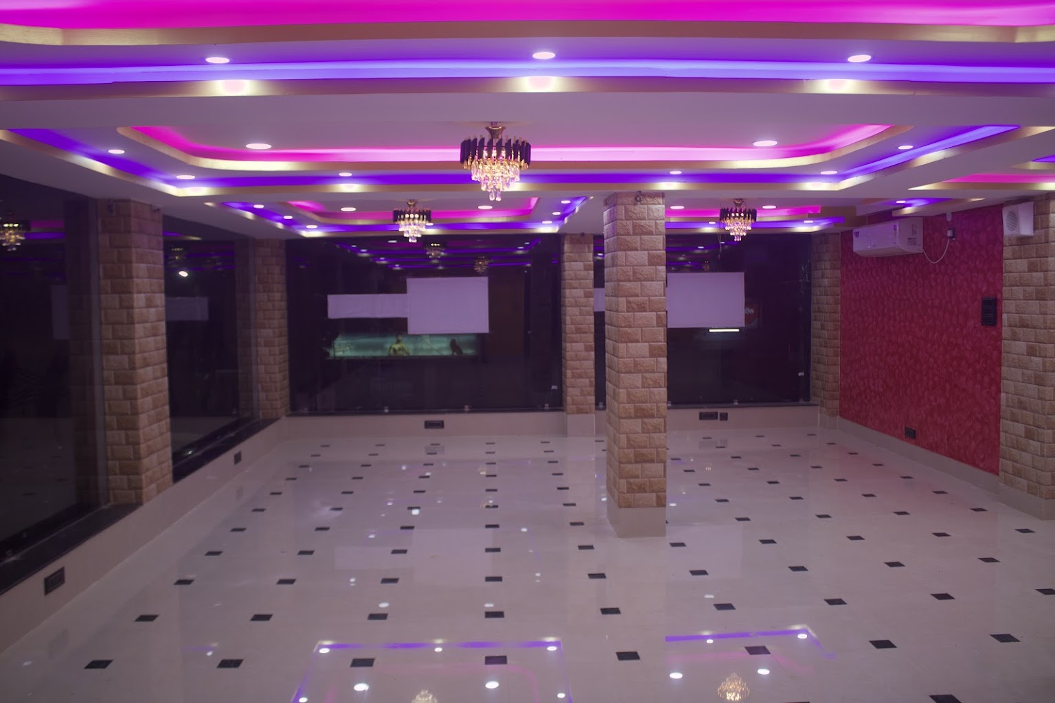 Weddings & Receptions